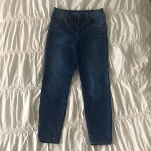 American Eagle curvy high-rise jeans, medium-wash